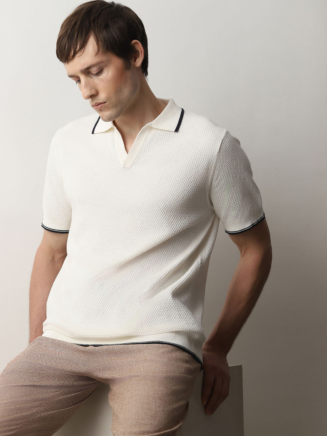 Buy Men's Off White Loose Comfort Fit Cargo Pants Online at Bewakoof